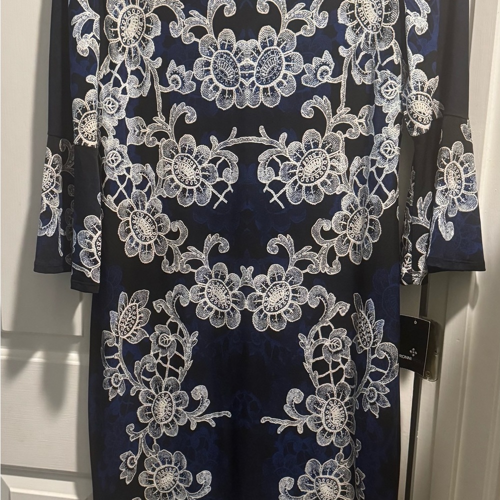 Ronni Nicole Floral Dress Black cobalt & Ivory 3/4 Bell sleeves